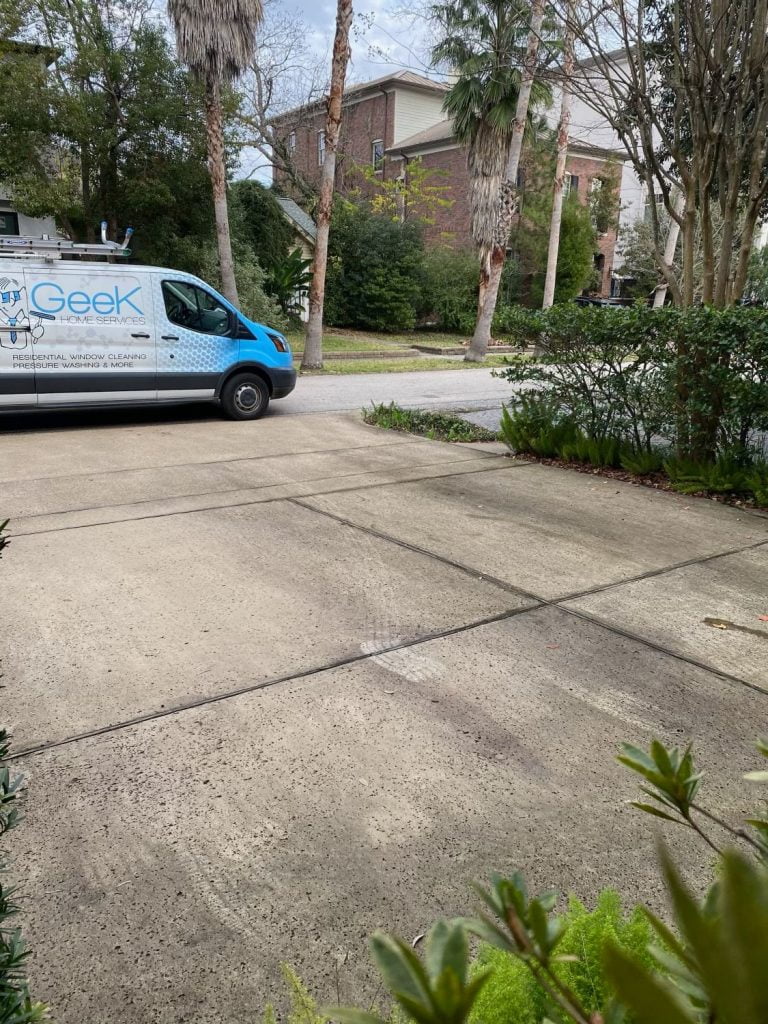 Front Pressure Washing Houston Before - Geek Widow Cleaning